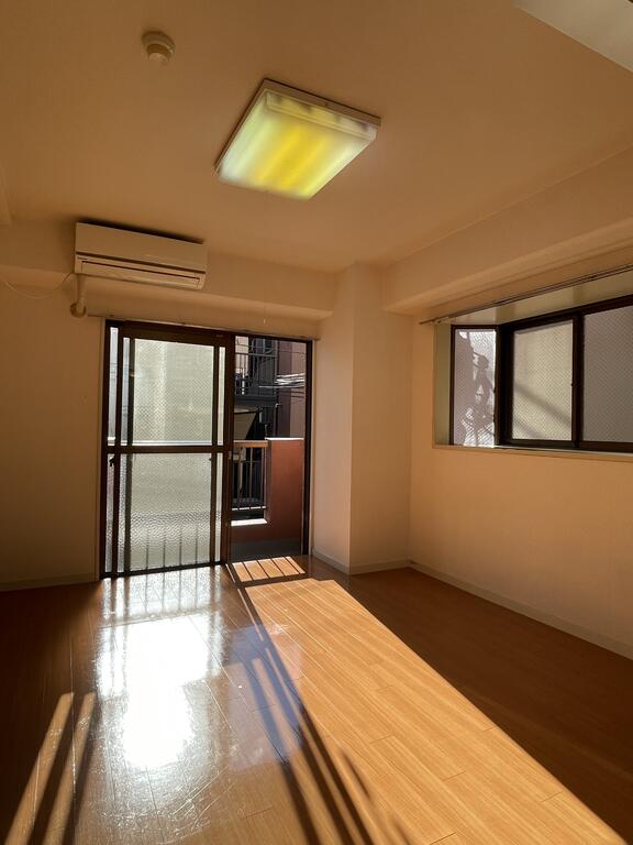 居室・リビング　※室内写真は別部屋です。