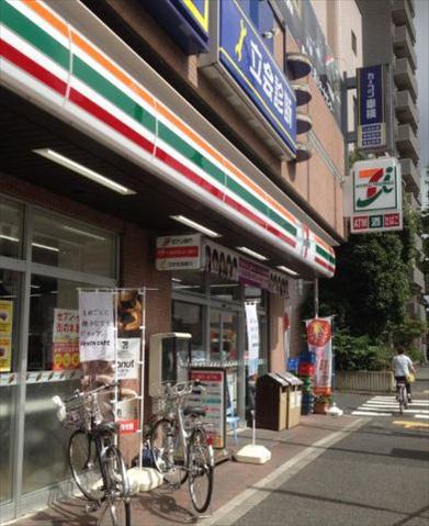 コンビニ　セブン－イレブン北品川３丁目店（コンビニ）まで215m
