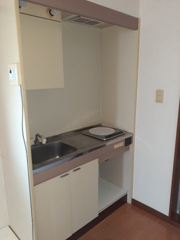 キッチン　コンパクトなキッチンで掃除もラクラク