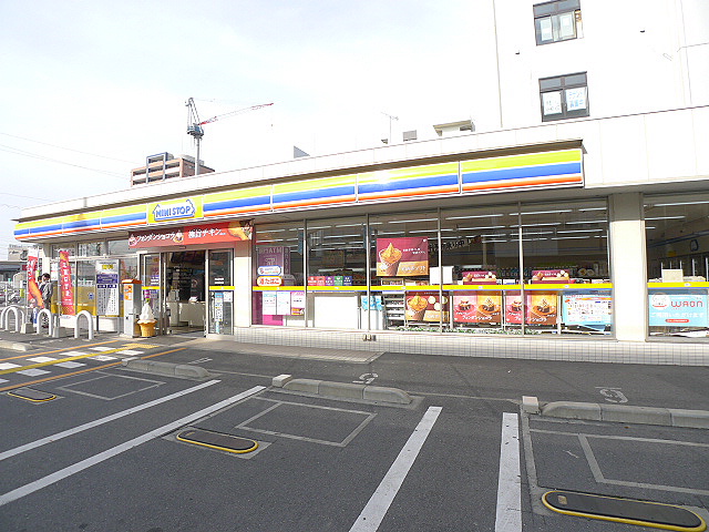 コンビニ　ミニストップ 越谷駅西口店（コンビニ）まで422m