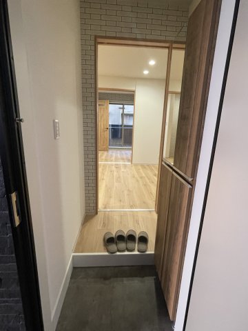 ＪＲ山陽本線 東福山駅 徒歩18分 3階建 築1年の玄関写真