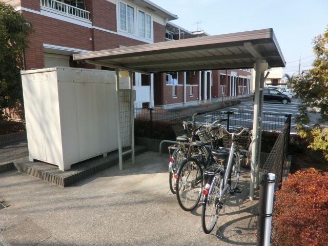 その他共有部分　屋根付き駐輪場