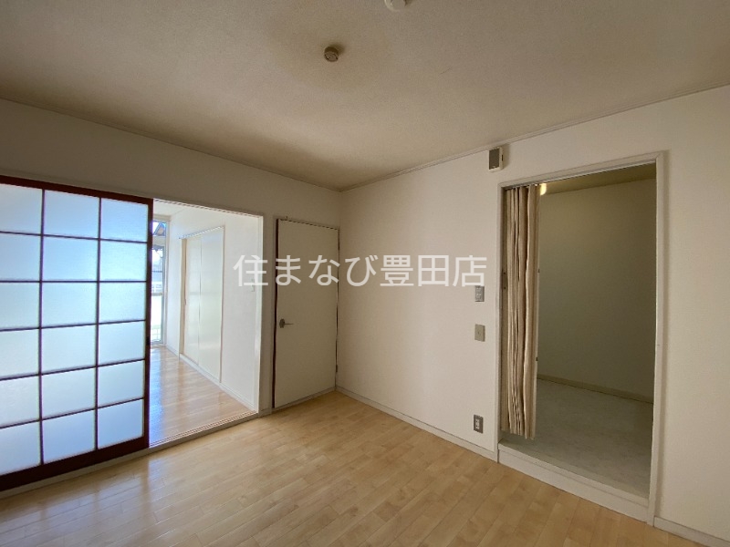居室・リビング　同型別部屋写真