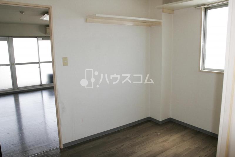 収納　ウォークスルークローゼット