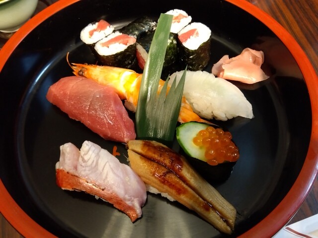 飲食店　よしの寿司（飲食店）まで75m