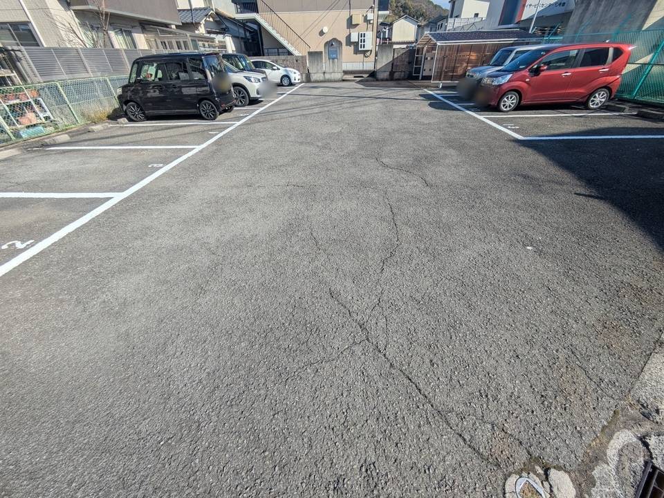 駐車場　駐車場