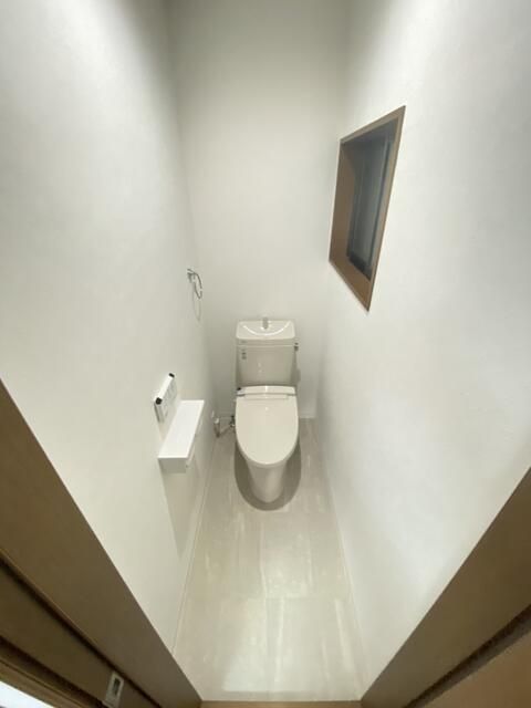 貸家 京都市伏見区羽束師鴨川町のトイレ写真