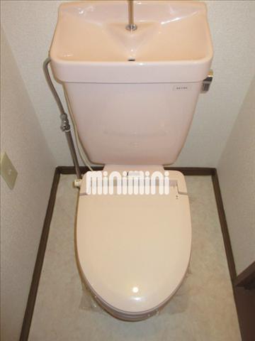 トイレ　快適なウォームレット付きのトイレです