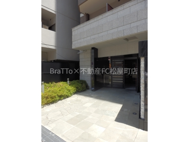 エントランス　マンション共用部分