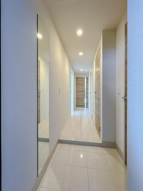 玄関　※写真は同タイプ住戸です。