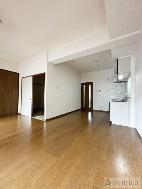 居室・リビング　リビング広々・レイアウトは自由自在♪