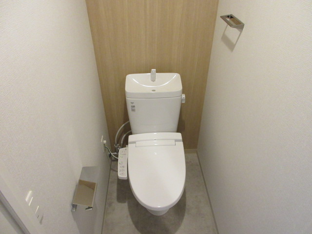 地下鉄御堂筋線 江坂駅 徒歩14分 7階建 築3年のトイレ写真