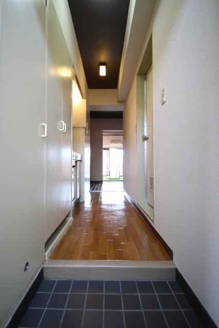 玄関　※同建物内別室のお写真です。