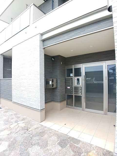 南海泉北線 和泉中央駅 徒歩29分 3階建 築3年の外観写真