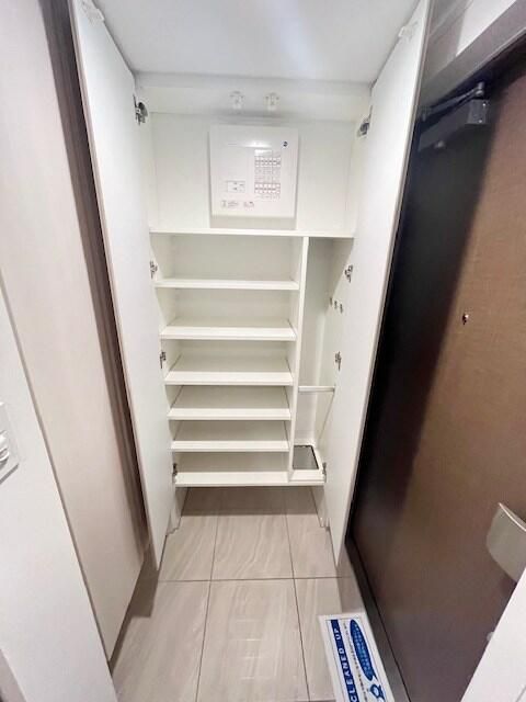 玄関　クロスレジデンス日本橋浜町