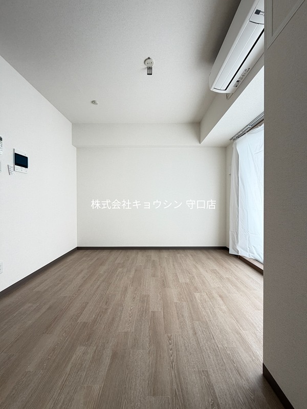 京阪本線 門真市駅 徒歩3分 9階建 築1年の居間写真