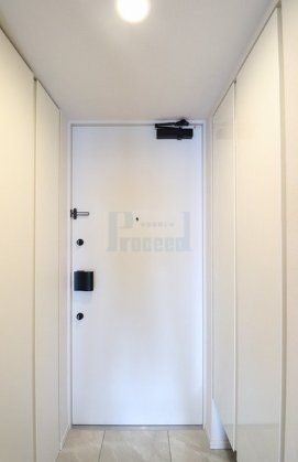 玄関　※別部屋参考写真※現況優先です