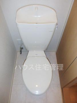 ＪＲ東海道本線 摂津富田駅 徒歩12分 2階建 築15年のトイレ写真