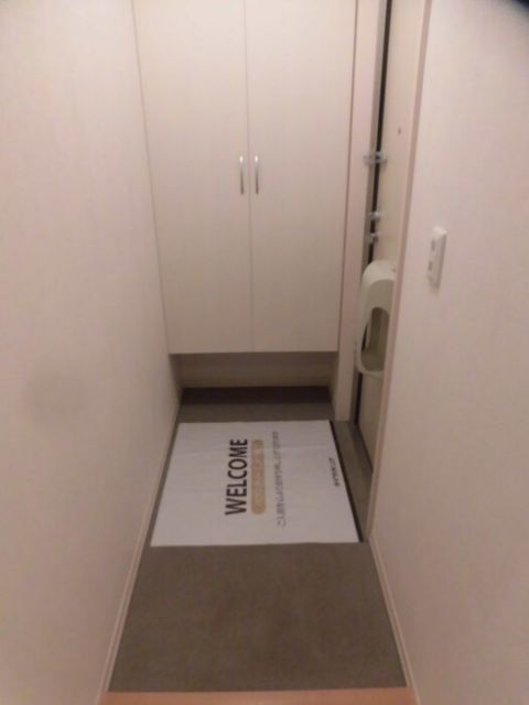 ウィット三城の玄関写真
