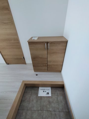 ONEメゾン東花園の玄関写真