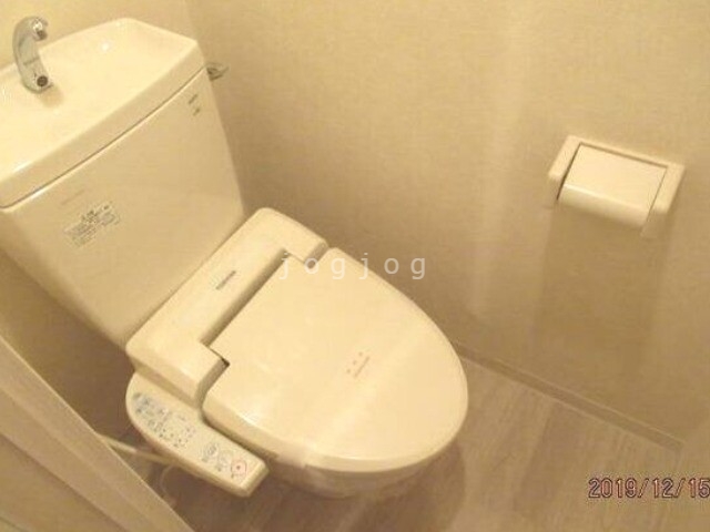 トイレ　温水洗浄便座完備の素敵なトイレです★
