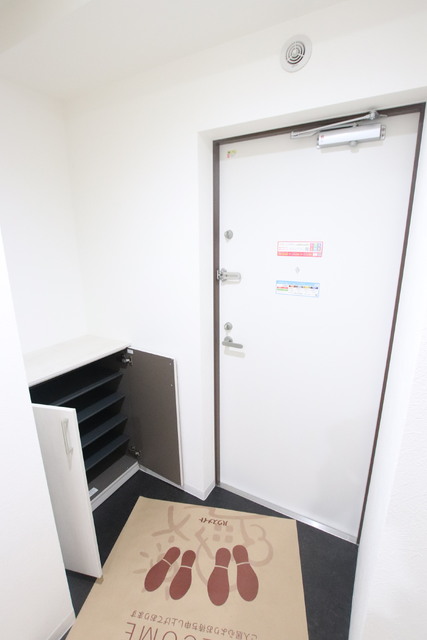 玄関　シューズＢＯＸたっぷり収納♪玄関です。
