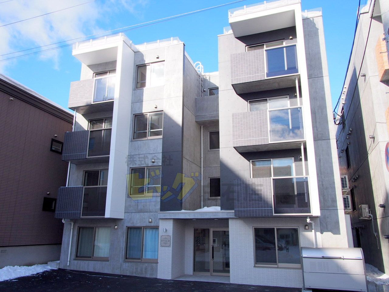 建物外観　オートロック付き２ＬＤＫマンションです♪
