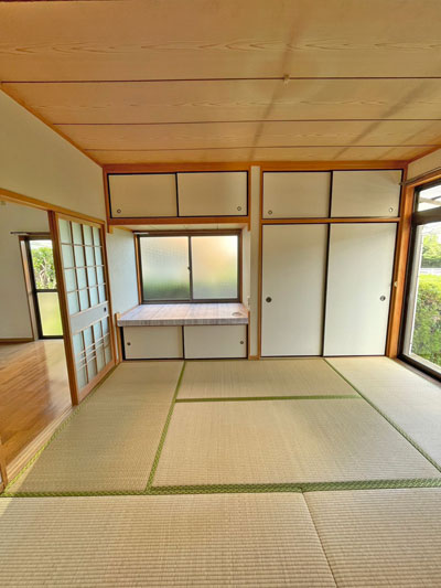 亀川四の湯政光貸家の内装写真