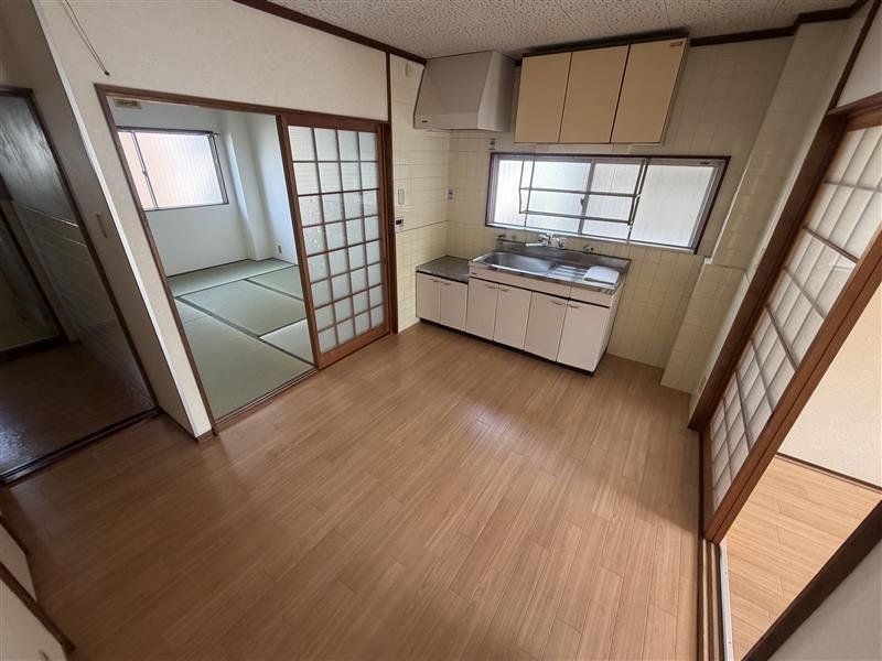 シャトー青山の居間写真