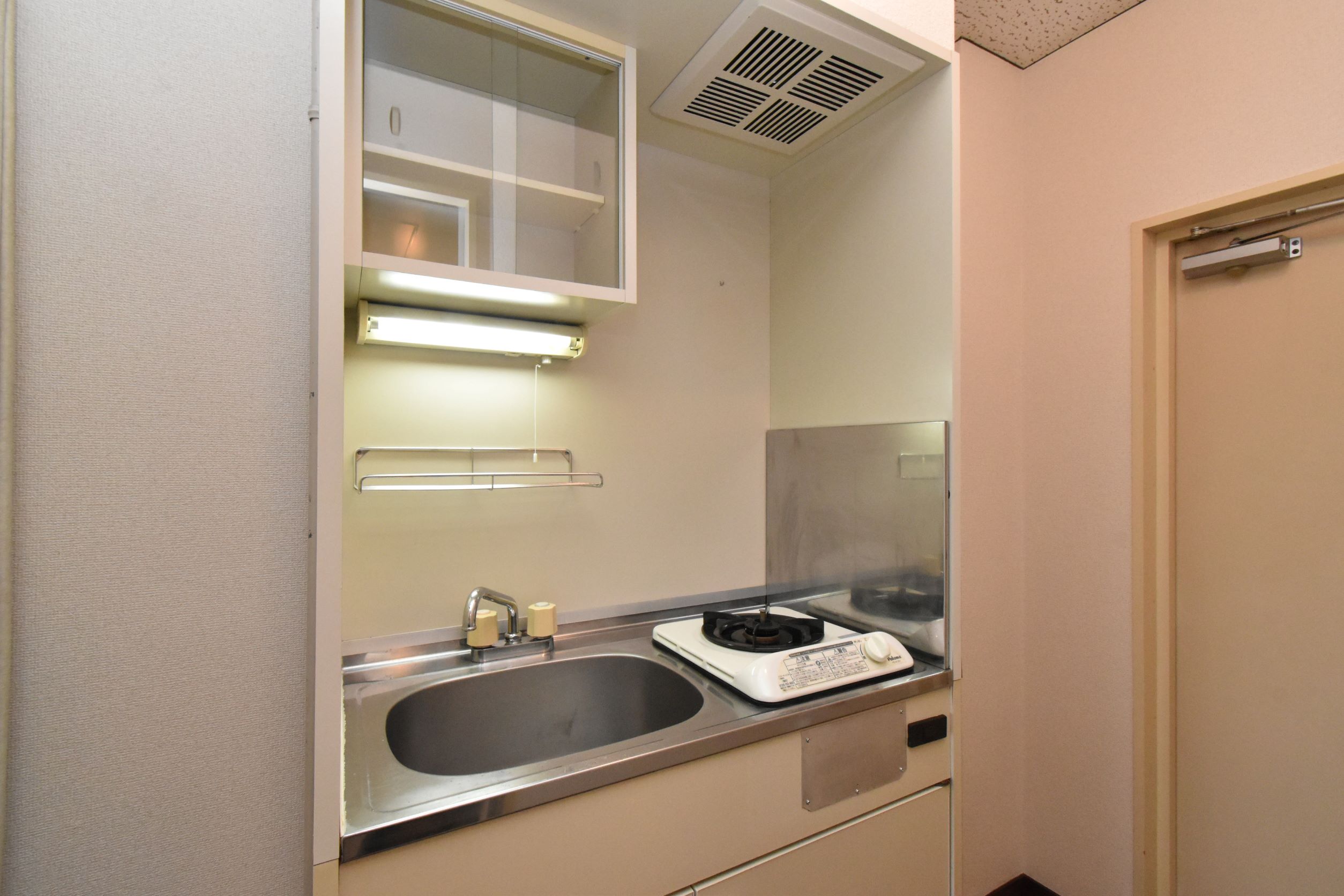 キッチン　※同建物の別のお部屋の写真です。
