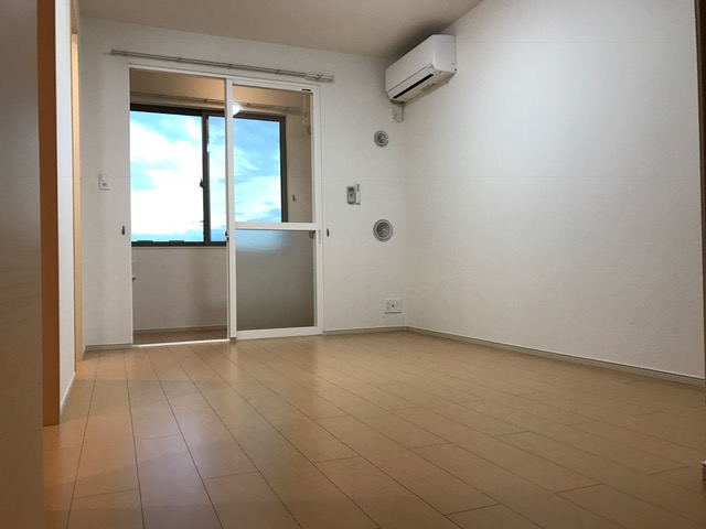 新潟市中央区 3階建 築13年の居間写真