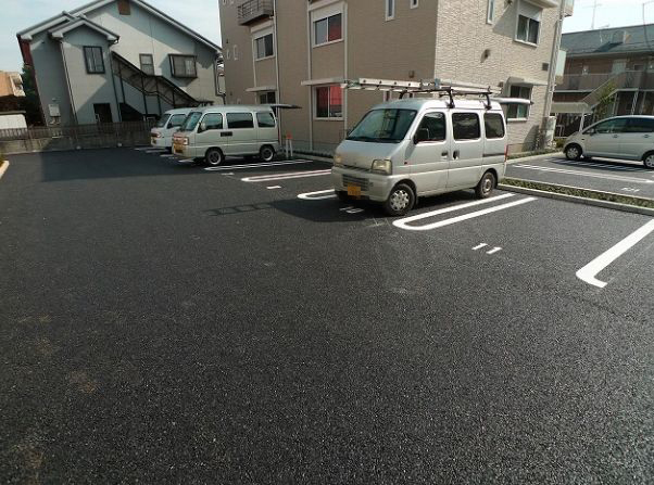 【エスポワールＢの駐車場】