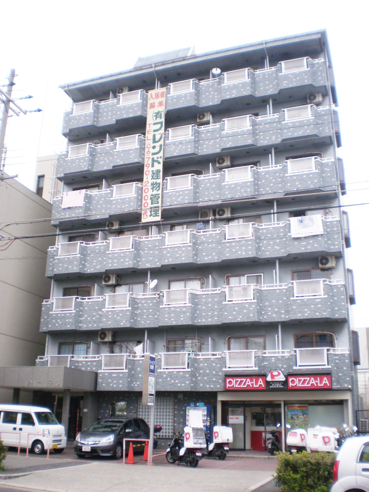 大阪市平野区長吉川辺のマンションの建物外観