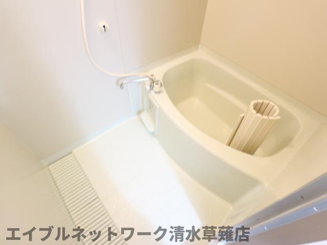 バス・シャワールーム　コンパクトで使いやすいお風呂です