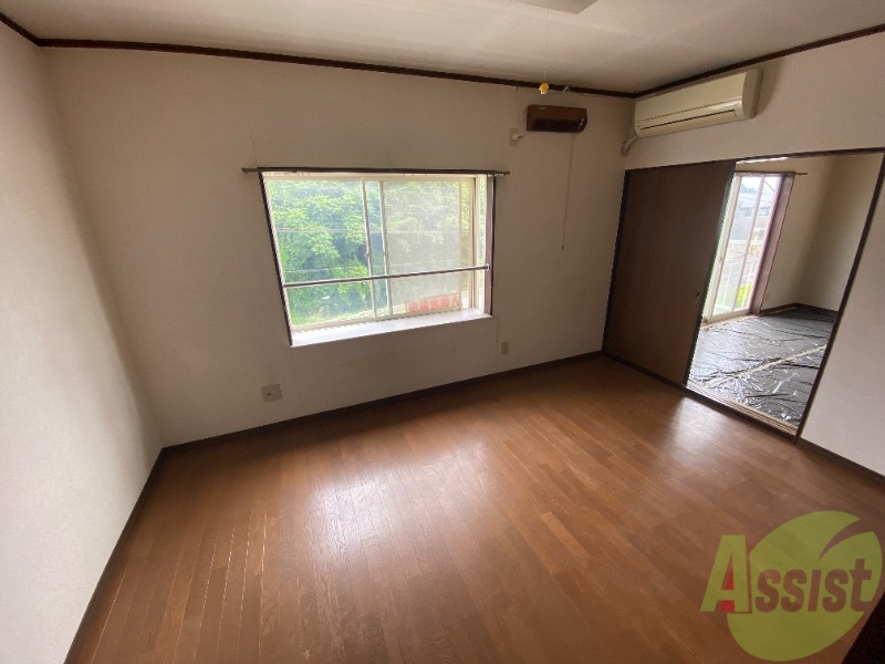 居室・リビング　７．５帖の洋室です。生活のメインとなる部屋ですね。