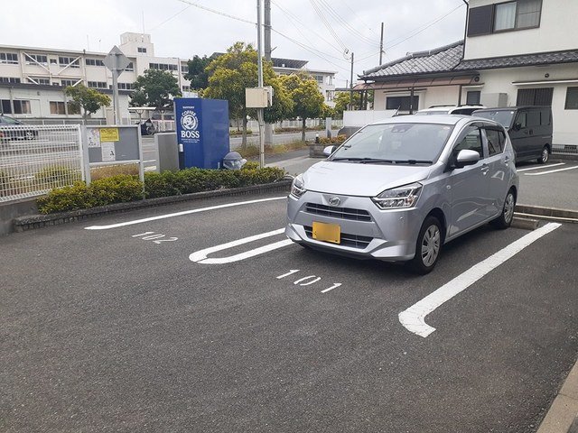 【プレイン　カーサ２の駐車場】