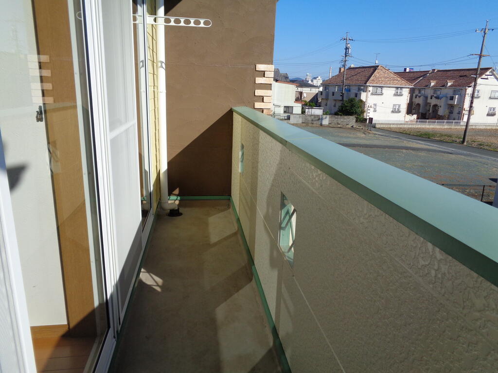 バルコニー　日当たり良好のバルコニー