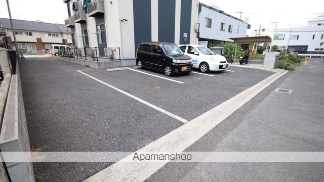 エントランス　駐車場