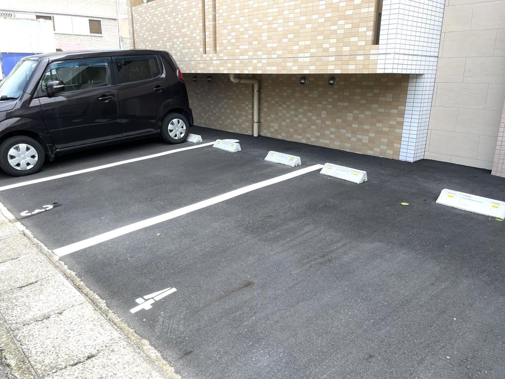 駐車場　敷地内駐車場あります♪