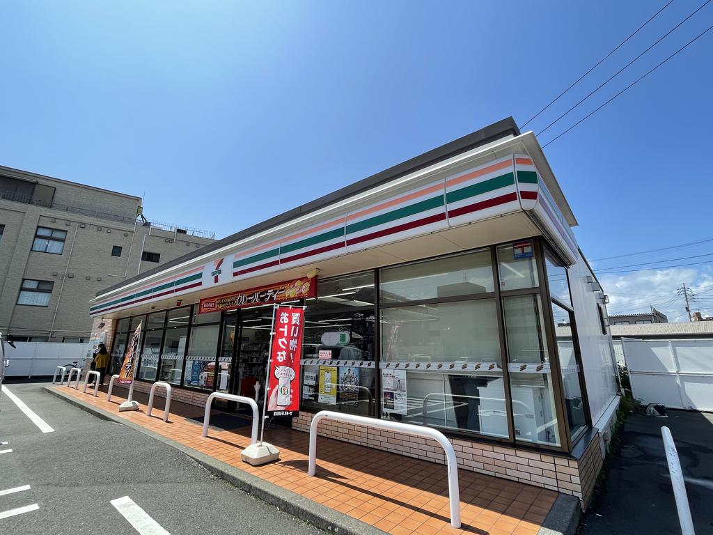 コンビニ　セブンイレブン鹿児島下荒田2丁目店（コンビニ）まで196m