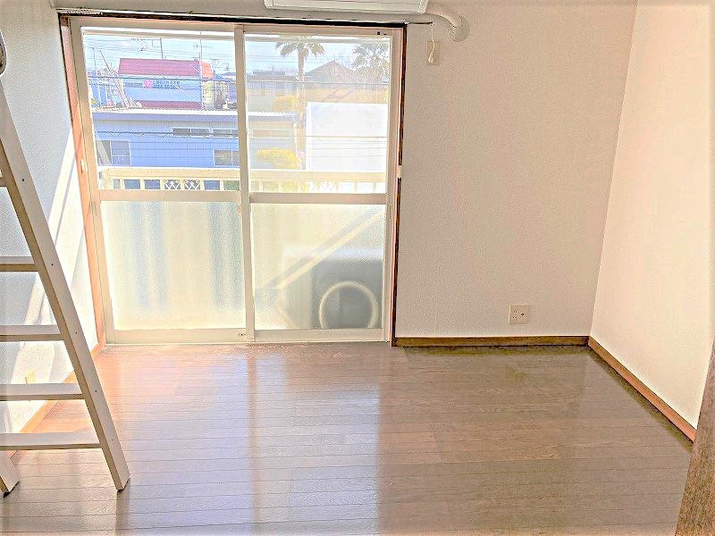 居室・リビング　反転別部屋参考写真