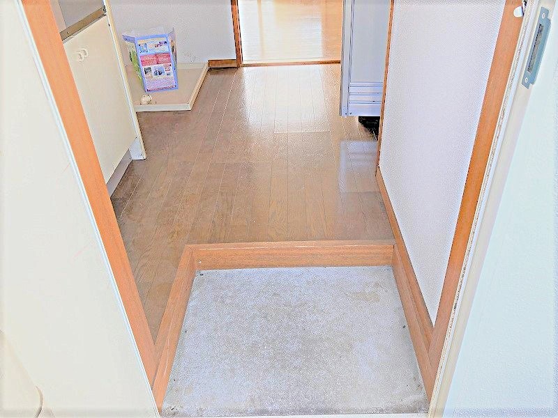 玄関　反転別部屋参考写真