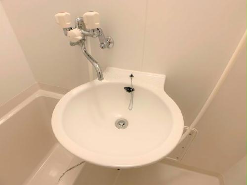 洗面設備　設備・仕様は号室により異なる為、現況を優先致します。