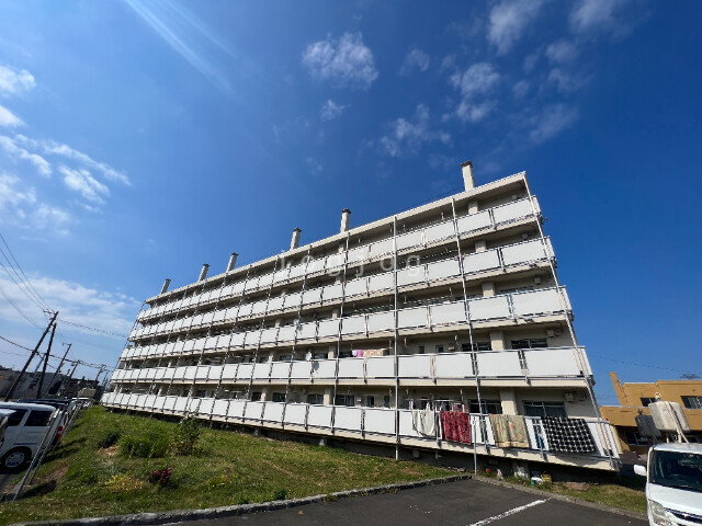 札幌市手稲区西宮の沢四条のマンションの建物外観