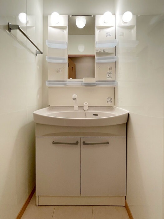 洗面設備　独立洗面台です。