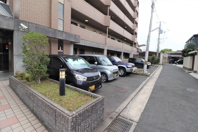 駐車場　敷地内駐車場