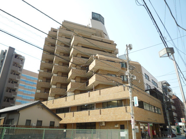 青木町マンションの建物外観