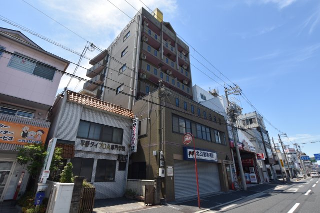 【大阪市平野区平野上町のマンションの建物外観】