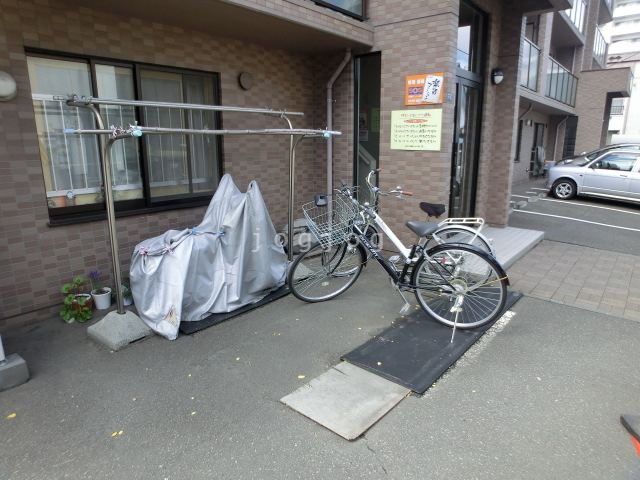 【札幌市白石区東札幌三条のマンションのロビー】