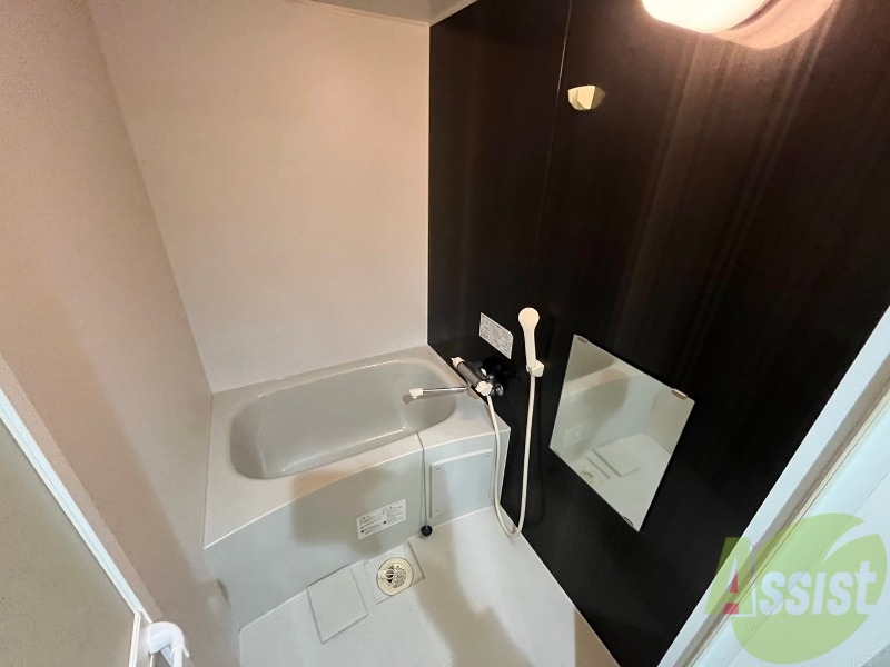 バス・シャワールーム　お風呂になります。一日の疲れを癒してくださいね。